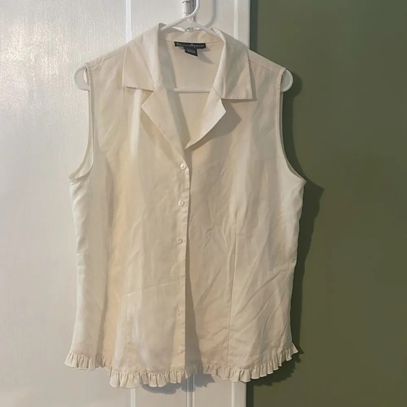 Woman’s Mercer and Madison extra large silk sleeveless blouse - Picture 2 of 9